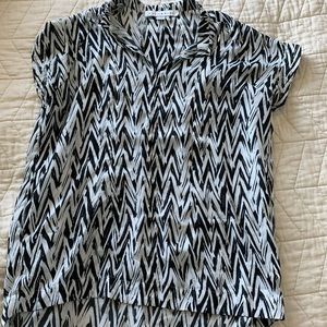 Loyal Hana maternity/nursing shirt with hidden zippers XS